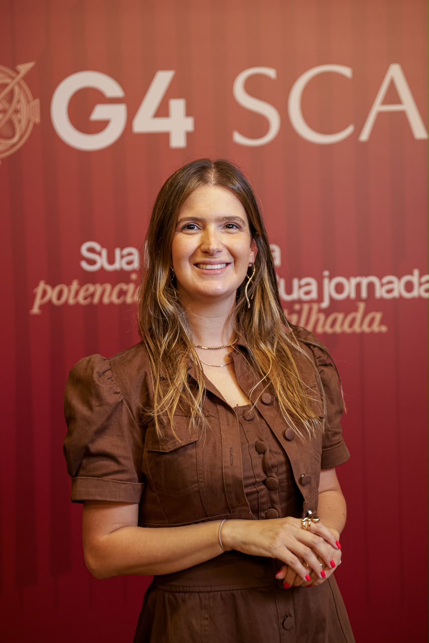 Dra. Aline Dalmazo em evento de empreendedorismo